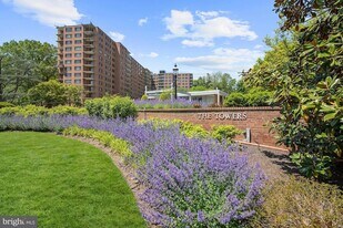 4201 Cathedral Ave NW, Unit 118E in Washington, DC - Building Photo