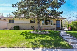 7023 W Morgan Ave in Milwaukee, WI - Building Photo