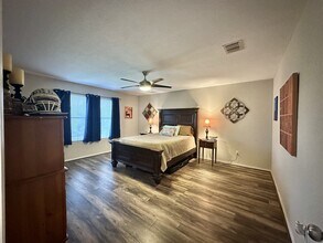 8842 Silver City in San Antonio, TX - Building Photo - Building Photo