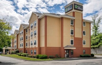 Furnished Studio-Pittsburgh - West Mifflin in West Mifflin, PA - Foto de edificio - Building Photo
