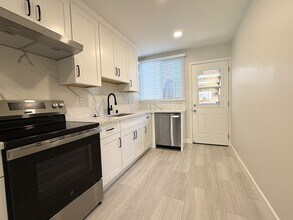 1327-1329-1329 Judah St in San Francisco, CA - Building Photo - Building Photo