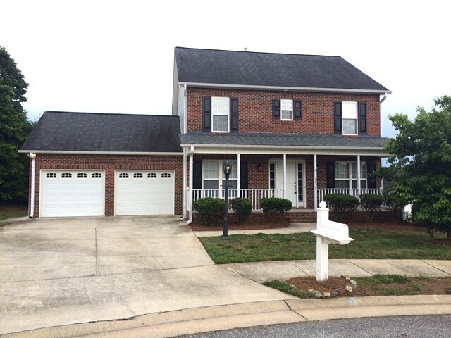 6658 Knob Hill Ct in Clemmons, NC - Building Photo
