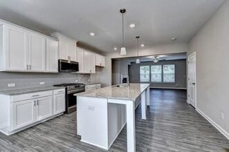 4635 White Buckeye Dr in Buford, GA - Building Photo - Building Photo