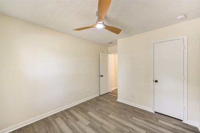 1010 Hummingbird Point Ln