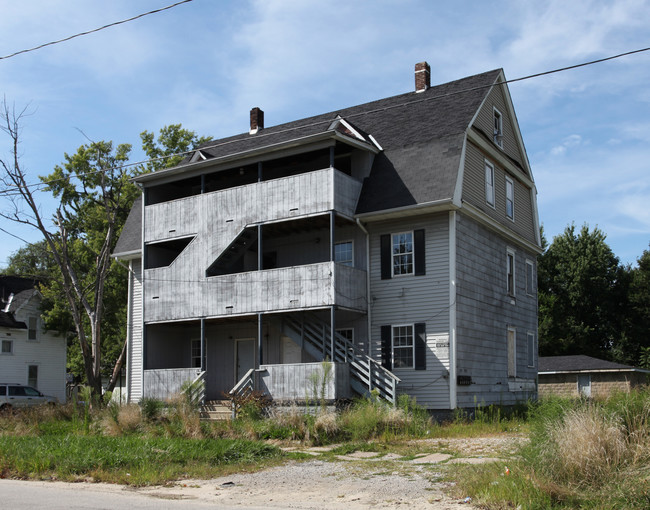 920-922 W 14th St in Lorain, OH - Foto de edificio - Building Photo