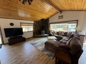 1103 Sundown Trail in South Lake Tahoe, CA - Building Photo - Building Photo