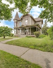 653 5th St E in St. Paul, MN - Building Photo - Building Photo