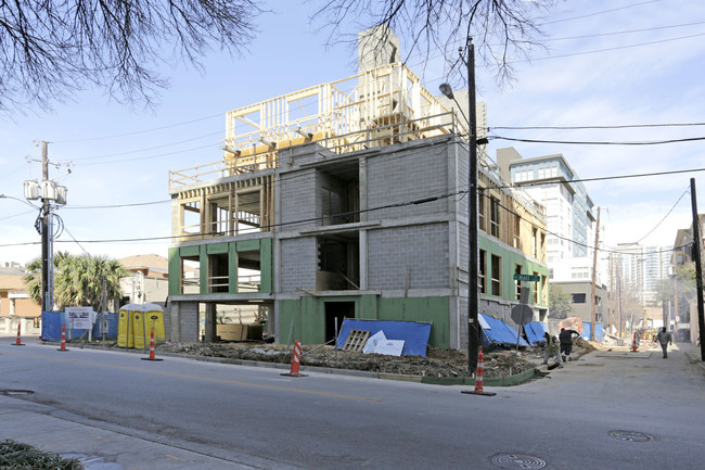 2934 N Hall St in Dallas, TX - Building Photo - Building Photo