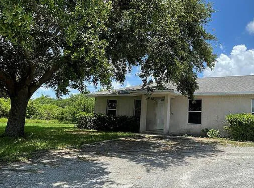 3379 SW 4th Ave in Okeechobee, FL - Foto de edificio