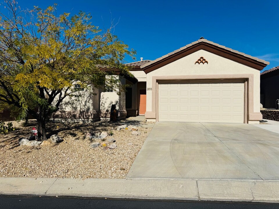 2853 Esmeralda Dr in Bullhead City, AZ - Building Photo