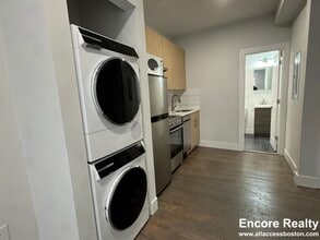 47 Hereford St, Unit 270-10 in Boston, MA - Foto de edificio - Building Photo