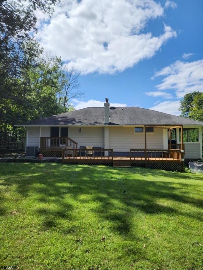 23 Old Farm Rd in Berkeley Heights, NJ - Building Photo - Building Photo