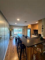 5332 Balcones Dr in Austin, TX - Building Photo