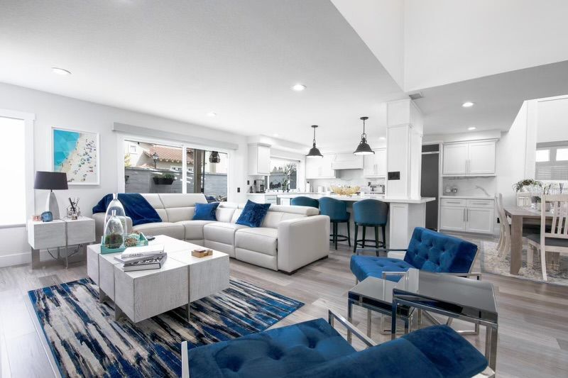 2457 Calle Montella in Tustin, CA - Foto de edificio