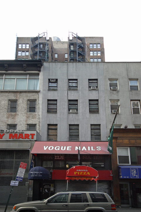 28 W 46th St in New York, NY - Building Photo