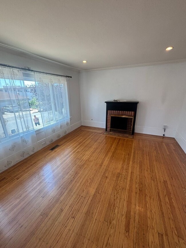 3218 School St in Oakland, CA - Building Photo - Building Photo