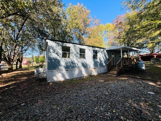 954 Johnson Rd in Easley, SC - Building Photo - Building Photo