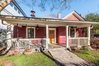1024 Kirkwood Ave SE in Atlanta, GA - Foto de edificio - Building Photo