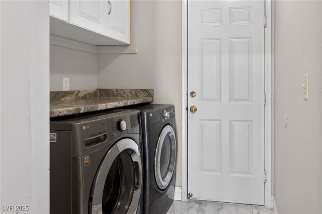 property at 492 Chelsea Dr