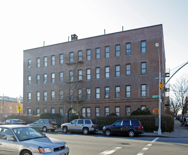 676 Nereid Ave in Bronx, NY - Building Photo - Building Photo