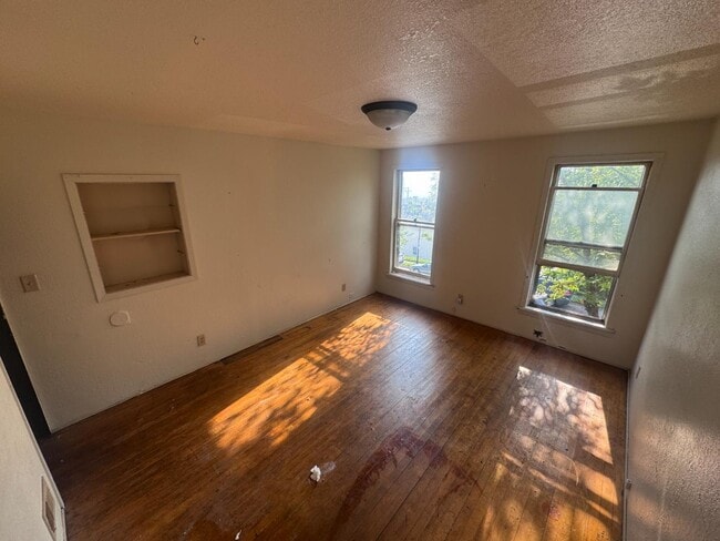 property at 307 W 4th St