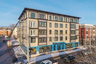 15-23 Park St in Essex Junction, VT - Building Photo