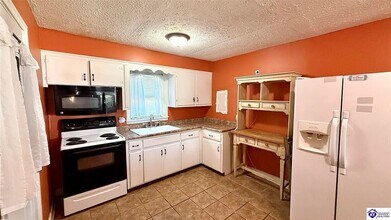 218 Demaree Dr in Bardstown, KY - Building Photo - Building Photo