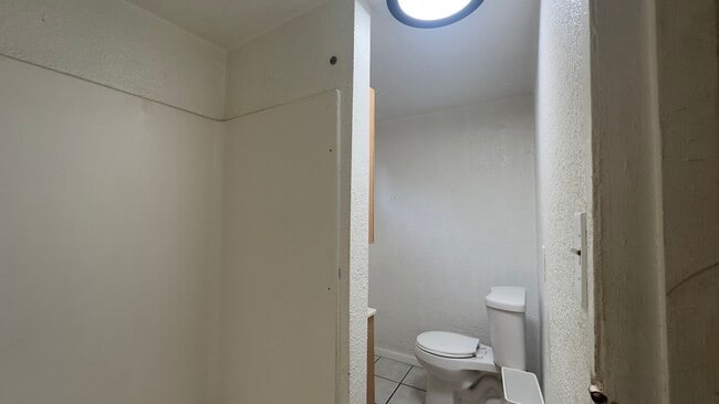 1387 E 49th St, Unit 1387 E 49th St in Los Angeles, CA - Building Photo - Building Photo