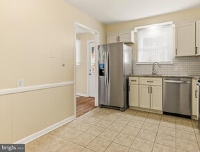 305 American Way in Voorhees Township, NJ - Building Photo - Building Photo