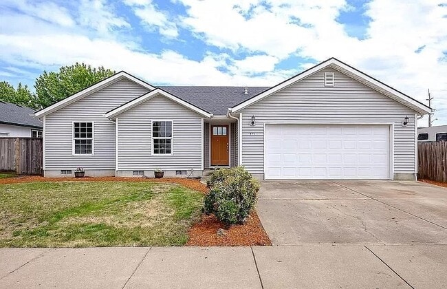 property at 371 Meadowlark Ct SE