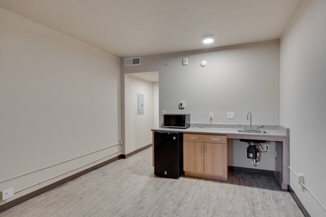 Vista Village on Van Buren in Phoenix, AZ - Foto de edificio - Interior Photo
