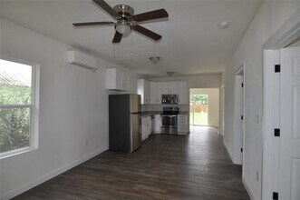 2924 Bomar Ave in Fort Worth, TX - Building Photo - Building Photo