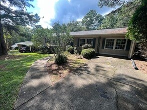 120 Sherwood Dr in Athens, GA - Building Photo - Building Photo