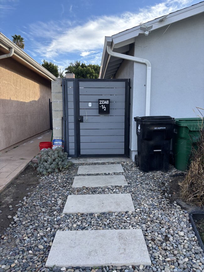 23348 Mobile St in West Hills, CA - Building Photo - Building Photo