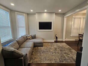 2038 W Augusta Blvd in Chicago, IL - Building Photo - Building Photo