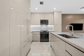 11853 NW 47th Mnr in Coral Springs, FL - Foto de edificio - Building Photo