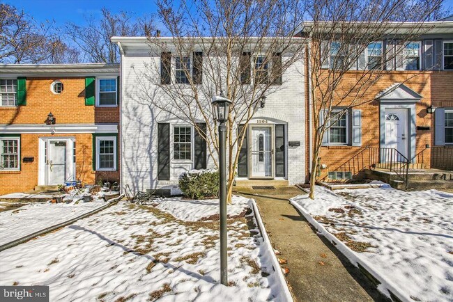 property at 1204 Fox Run Pl