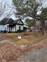 220 E Morgan St in Denison, TX - Building Photo