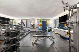 245 E 44th St in New York, NY - Building Photo - Building Photo