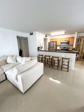 15821 SW 104th Terrace in Miami, FL - Foto de edificio - Building Photo