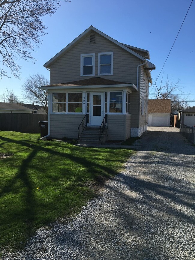 900 Hubble St, Unit 900 Hubble- LowerV2 in Monroe, MI - Building Photo - Building Photo