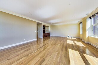 330 S Michigan Ave in Chicago, IL - Building Photo - Building Photo