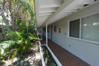 631 NE 17th Way, Unit 3 in Fort Lauderdale, FL - Building Photo - Building Photo