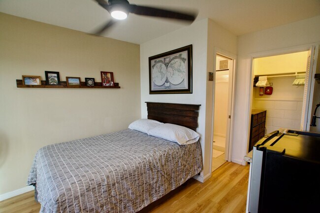 1303 Wanaka St in Honolulu, HI - Building Photo - Building Photo