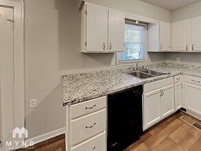 6852 Cherry Cir in Lithia Springs, GA - Building Photo - Building Photo