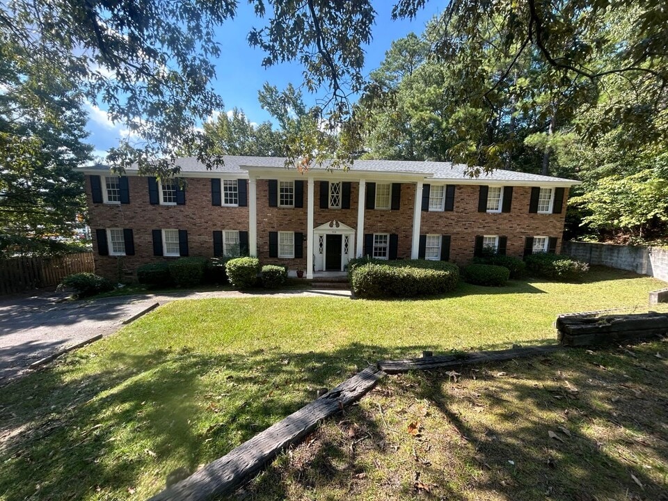 715 Montague Rd in Columbia, SC - Foto de edificio
