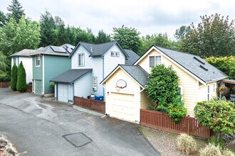 Diamond Village in Black Diamond, WA - Building Photo - Building Photo