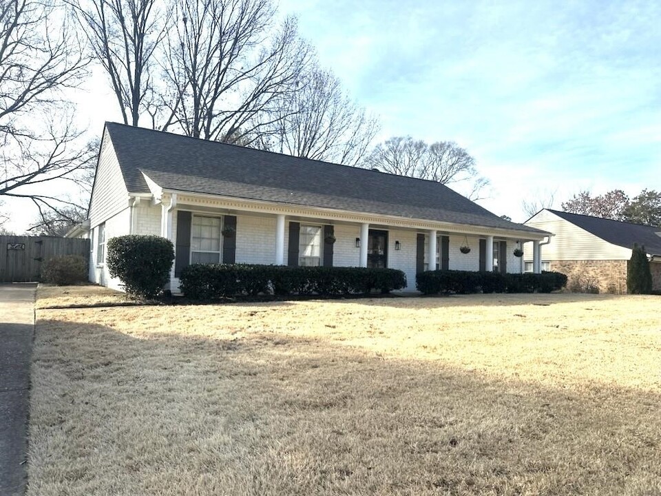 7997 Neshoba Rd in Germantown, TN - Building Photo