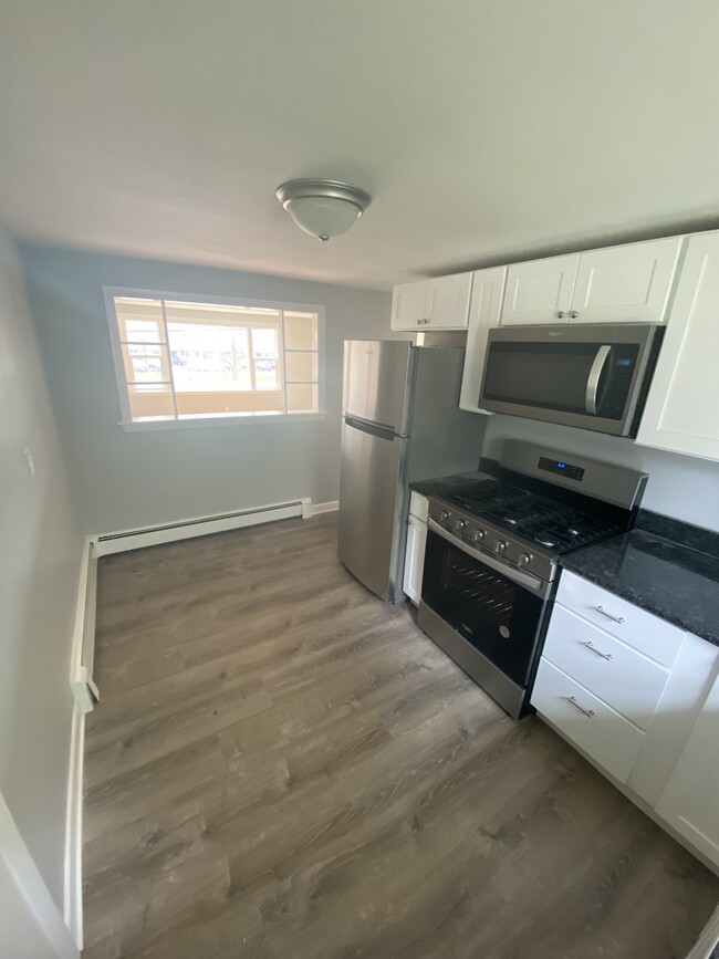 177 E Bacon St, Unit C in Plainville, MA - Building Photo - Building Photo