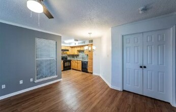 1712 Baird Farm Cir in Arlington, TX - Building Photo - Building Photo